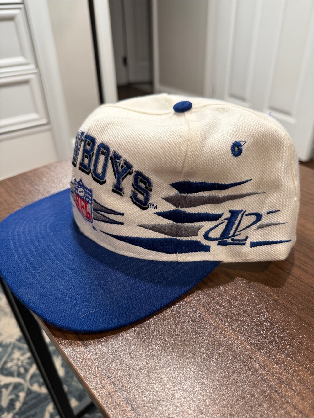 Vintage Dallas Cowboys Hat from the 1990s - Picture 2 of 9